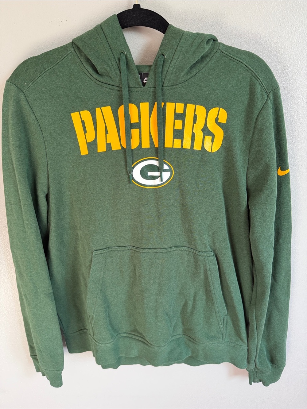 Size L Nike Green Packers Pullover Hoodie with Yellow Logo - Men's